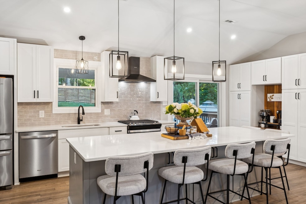 For Sale $924,900 • Co-Listing Agent