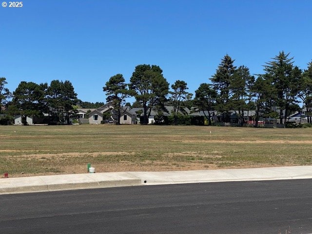 0 Shearwater Cir unit 2 528258268, Bandon, OR 97411 - photo 1