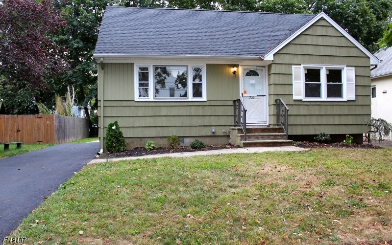 731 Front St, Dunellen, NJ 08812 - photo 1