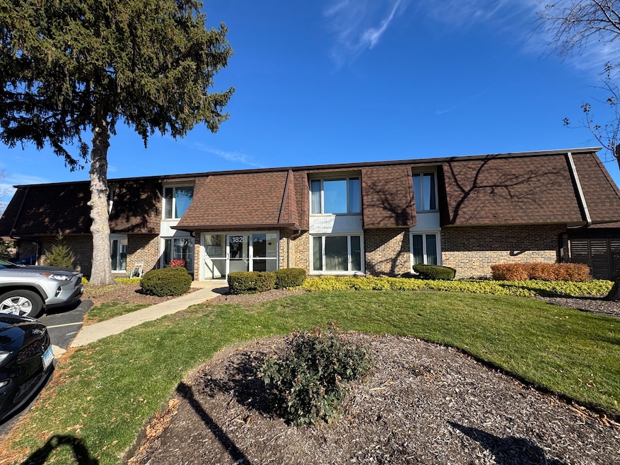 1820 W Surrey Park Ln unit 1B, Arlington Heights, IL 60005 - photo 1