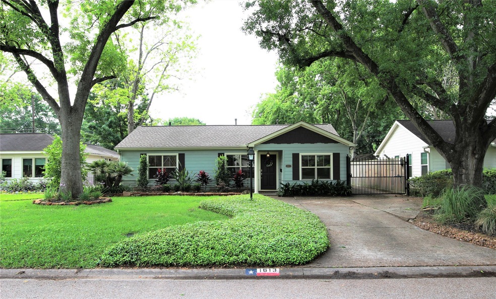1613 Lamonte Ln, Houston, TX 77018 - photo 1