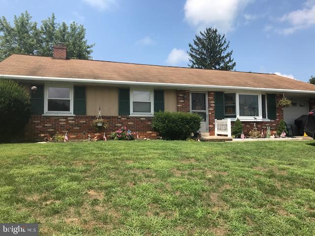 349 Valley View Dr, New Holland, PA 17557 - photo 1