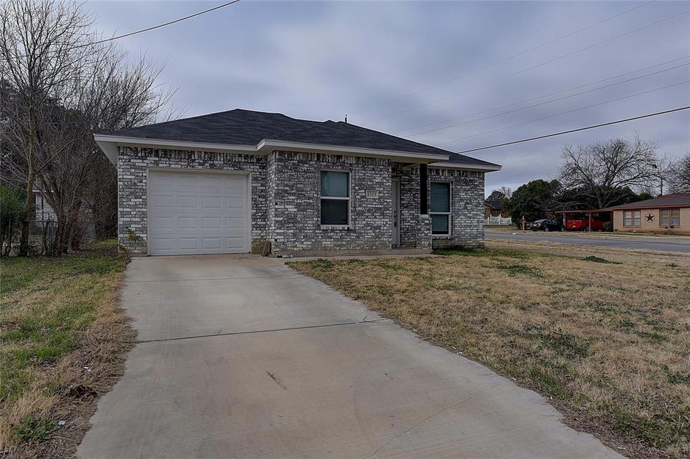 1315 Joslin St, Cleburne, TX 76033 - photo 1