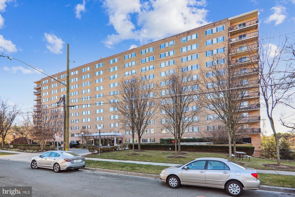 Park Sutton Condominiums unit 916, Silver Spring, MD 20910 - photo 1