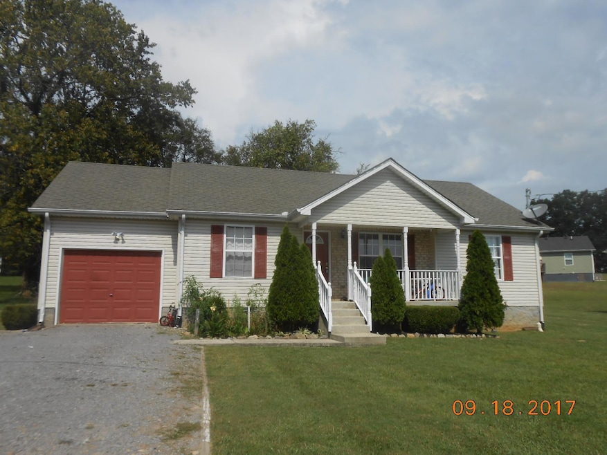 103 Nutmeg Dr, Shelbyville, TN 37160 - photo 1