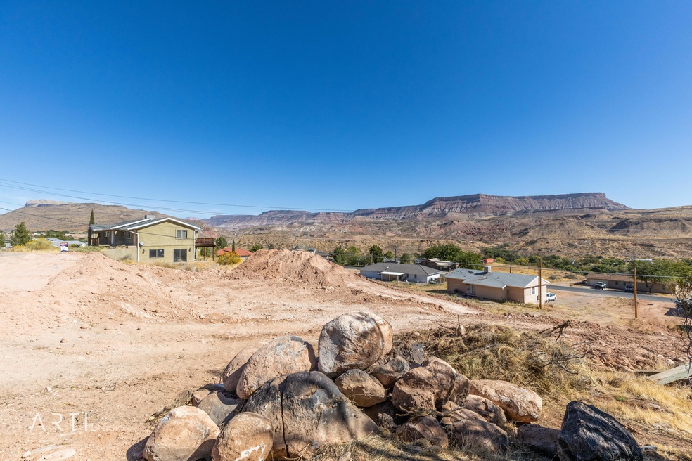 1715 S Chaparell Dr - JPeart (1 of 7)