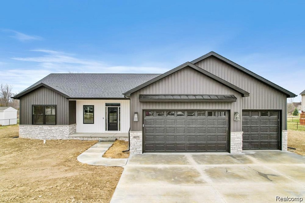 7195 Geraldine Cir unit 5, Swartz Creek, MI 48473 - photo 1