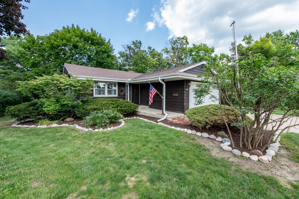 405 Campus Cir, Waukegan, IL 60085 - photo 1