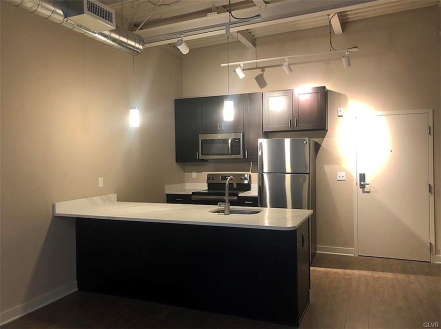 124 W Union Blvd unit 205, Bethlehem, PA 18018 - photo 1