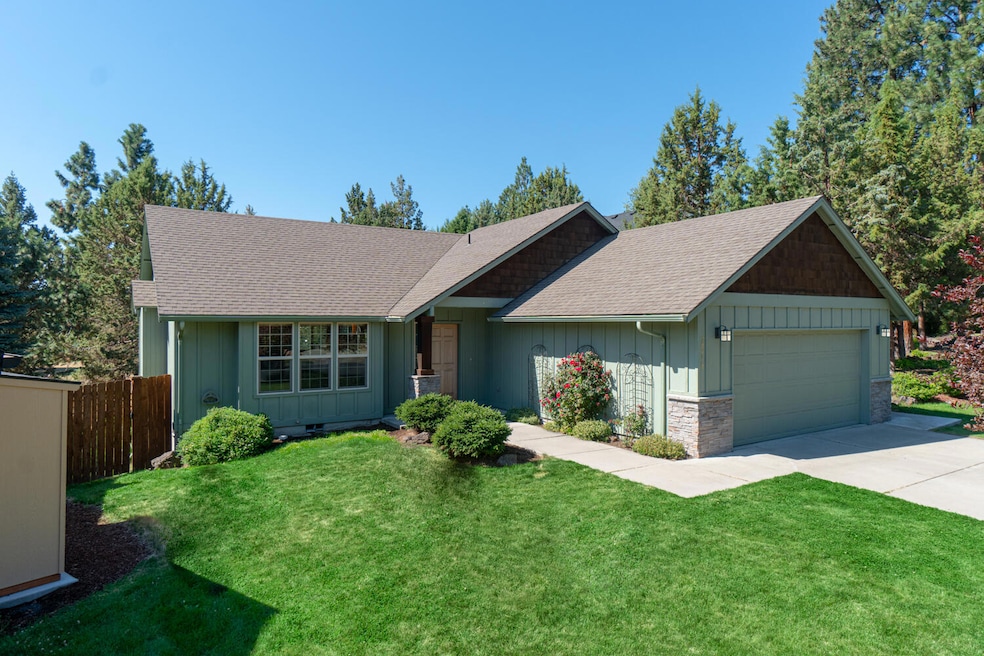 20579 Conifer Ave, Bend, OR 97702 - photo 1