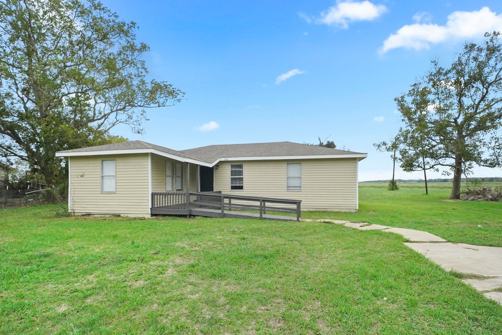 148 Country Oaks St unit Lot 44, Brazoria, TX 77422 - photo 1