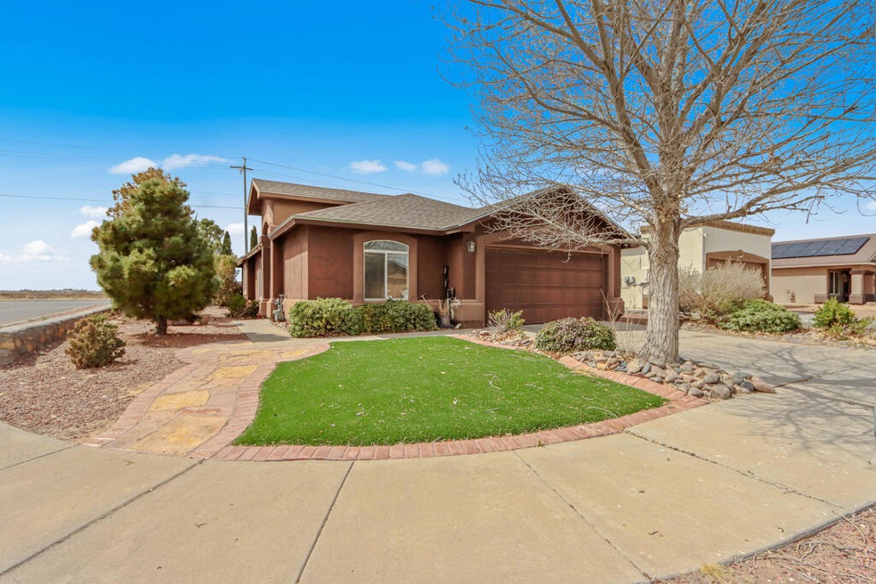 736 Desert Sage Dr, Horizon City, TX 79928 - photo 1