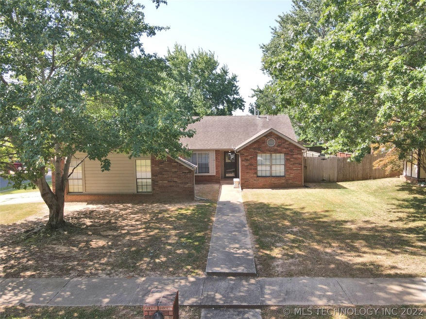 1801 W Hot Springs St, Broken Arrow, OK 74011 - photo 1