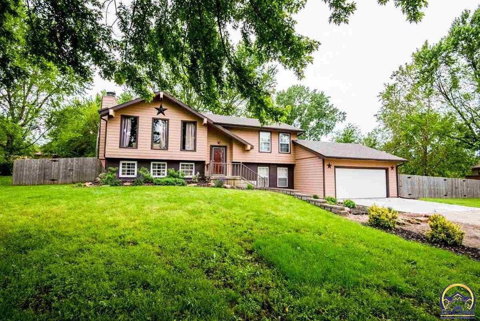 8011 SW 21st Terrace, Topeka, KS 66614 - photo 1