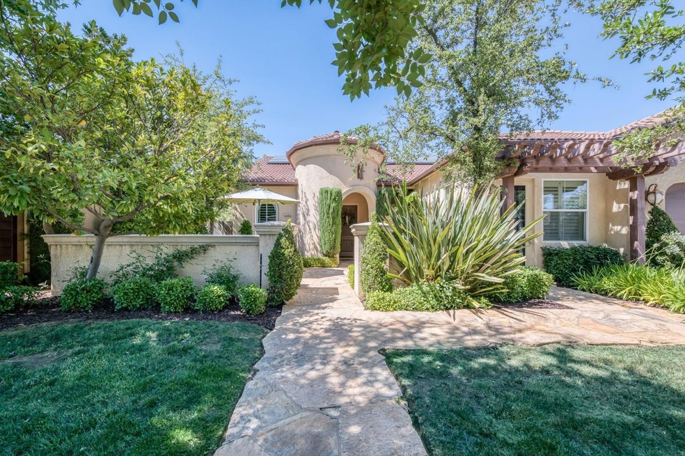 3283 Buckingham Ave, Clovis, CA 93619 - photo 1