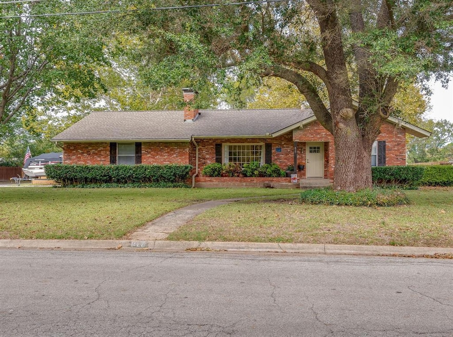 417 Meadow Ln, Bonham, TX 75418 - photo 1