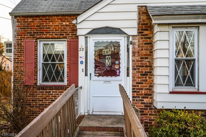 28 Edgewood Rd, Linden, NJ 07036 - photo 1