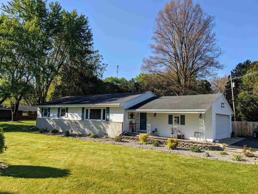 756 Maple St, Bluffton, IN 46714 - photo 1