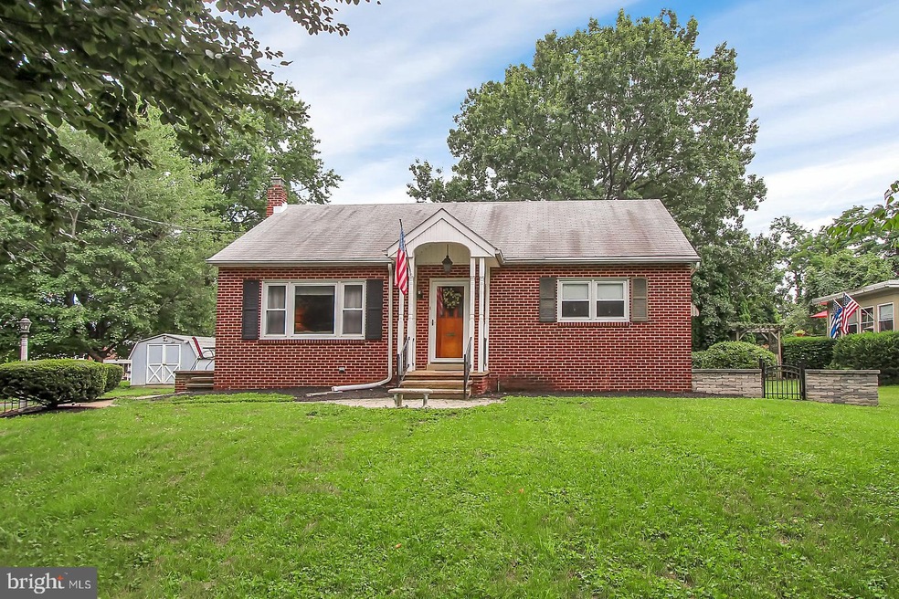 540 Maple St, Columbia, PA 17512 - photo 1