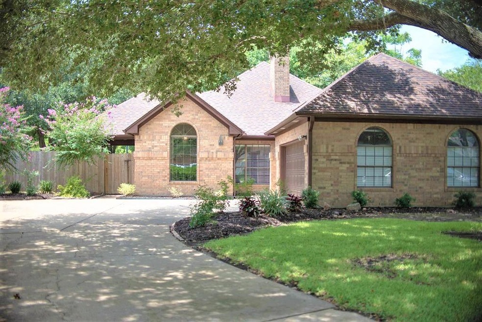 7 Valhalla Dr, Bay City, TX 77414 - photo 1
