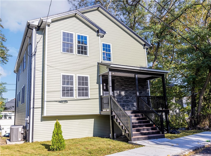 638 Douglas Ave, Providence, RI 02908 - photo 1