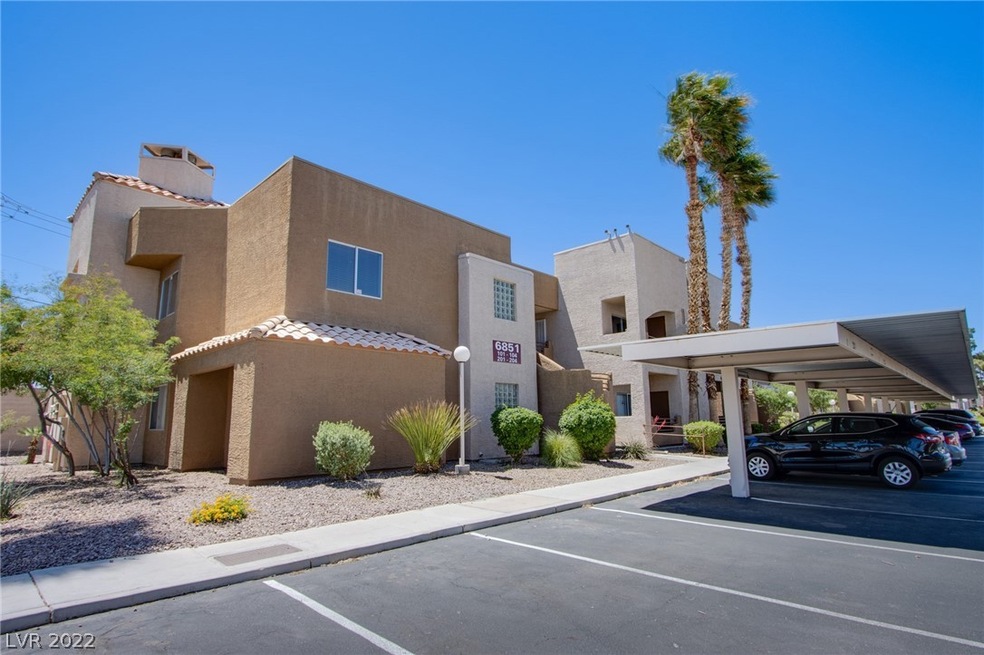 This community is very close to the strip and the