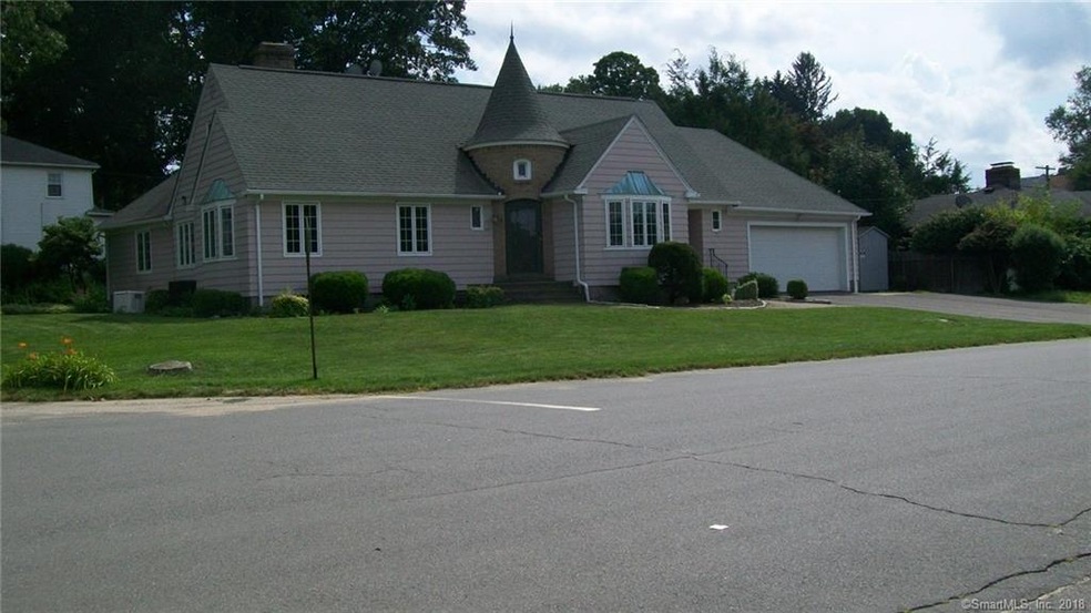 175 Avalon Cir, Waterbury, CT 06710 - photo 1