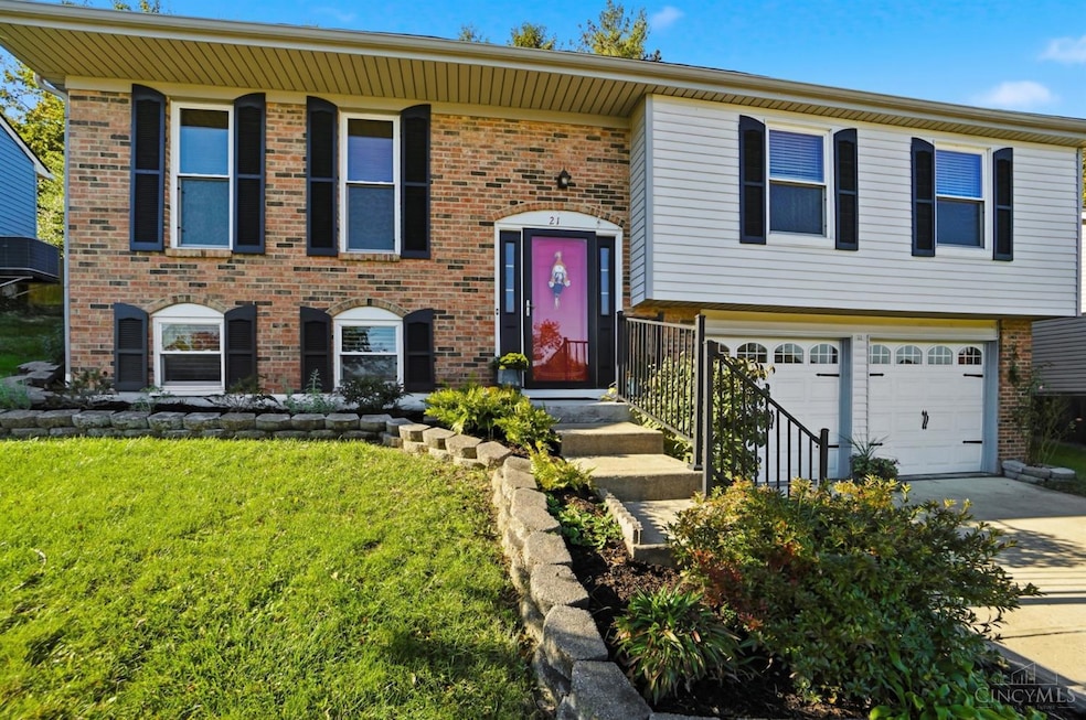 21 Orchard Knoll Dr, Cincinnati, OH 45215 - photo 1