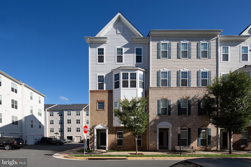 9548 Mine Gap Way, Manassas, VA 20110 - photo 1