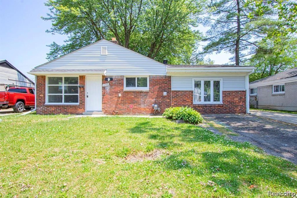 26060 Kathy St, Roseville, MI 48066 - photo 1