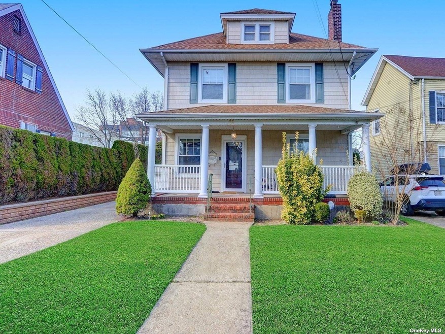 29 Florence St, Floral Park, NY 11001 - photo 1