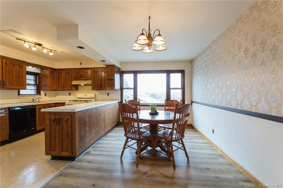 Eat in Kitchen