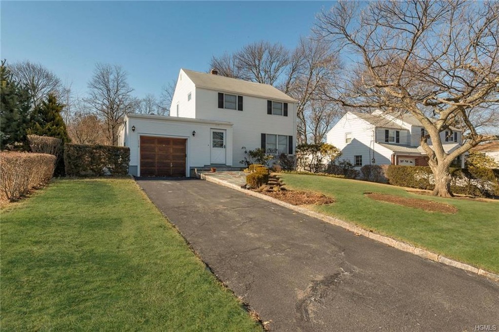 118 Whitman Rd, Yonkers, NY 10710 - photo 1