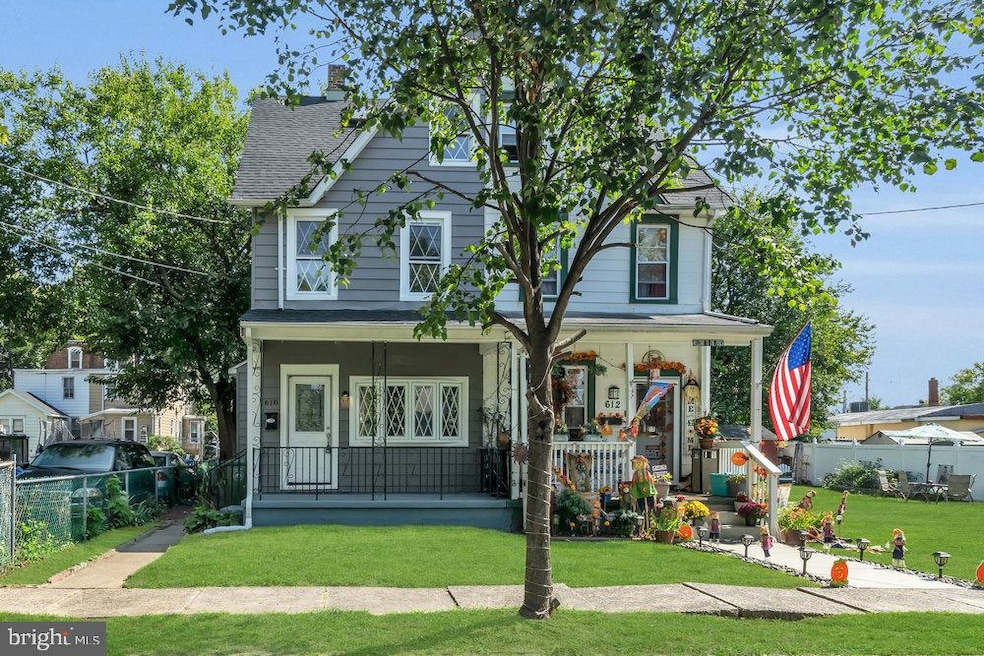 610 W 5th St, Palmyra, NJ 08065 - photo 1