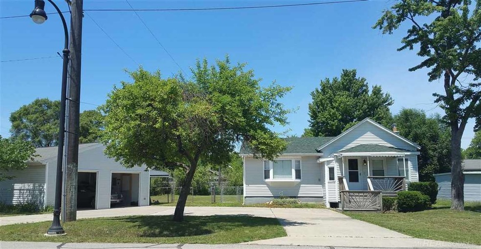 2613 Bancroft St, Port Huron, MI 48060 - photo 1