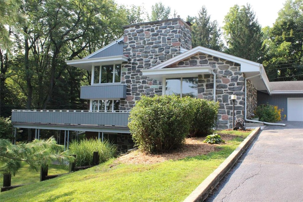 2110 Goblins Gully Dr SE, Cedar Rapids, IA 52403 - photo 1