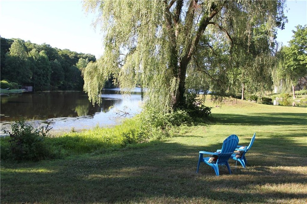 1015 Hoop Pole Rd, Guilford, CT 06437 - photo 1