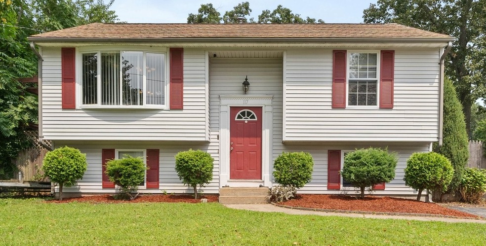 117 Northup St, Warwick, RI 02889 - photo 1