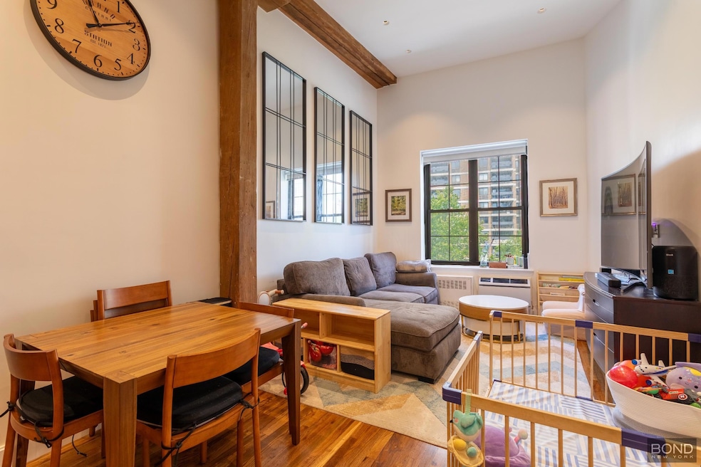 324 Pearl St unit 5C, New York, NY 10038 - photo 1