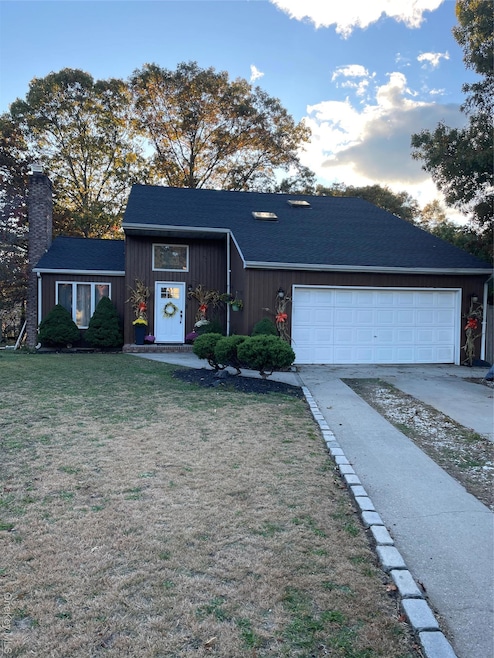 4 Marlo Ct, Selden, NY 11784 - photo 1