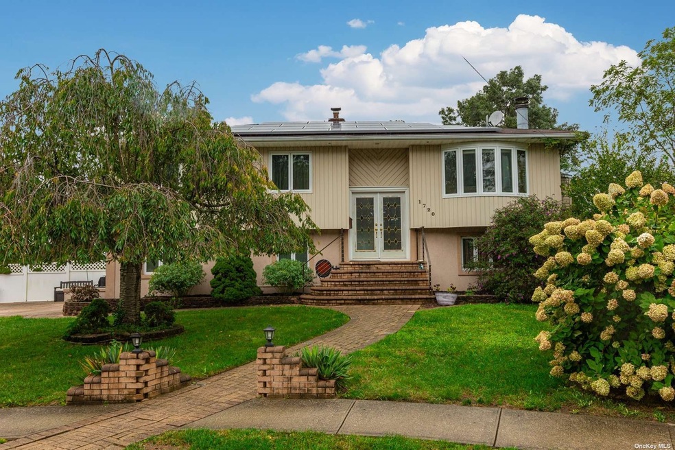 1720 Alto St, West Babylon, NY 11704 - photo 1