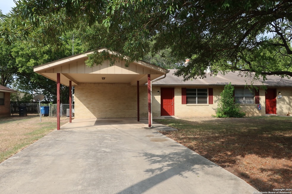 501 Buttercup, New Braunfels, TX 78130 - photo 1