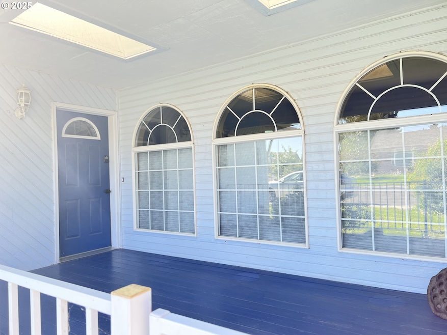 790 W Division Ave, Hermiston, OR 97838 - photo 1