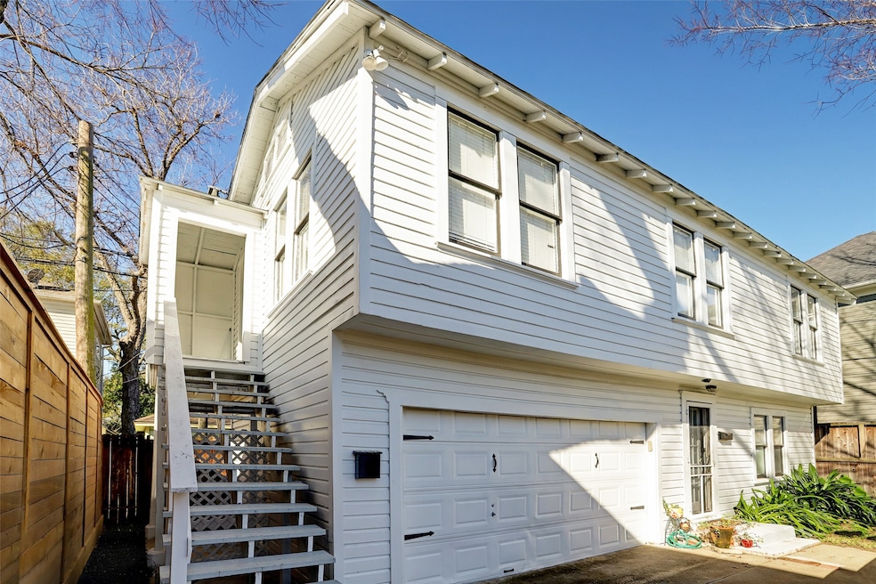 915 Columbia St unit A, Houston, TX 77008 - photo 1