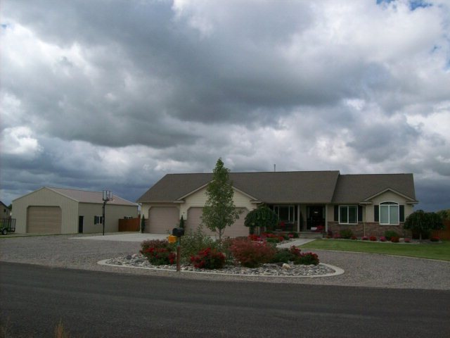 64 S 520 W, Blackfoot, ID 83221 - photo 1