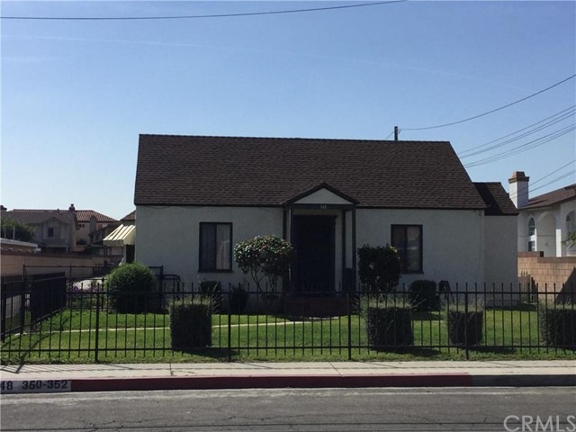 Front house of three, private, single level, free 