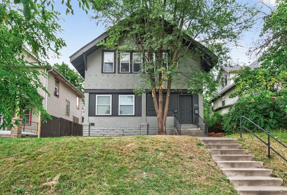 Welcome to 2915 Lyndale Ave North!