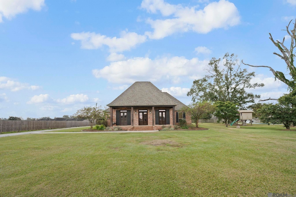 42301 Devall Rd, Prairieville, LA 70769 - photo 1