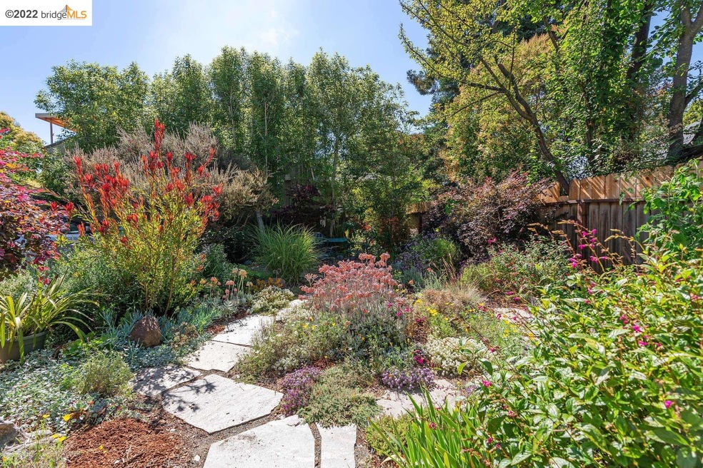 2908 Deakin St unit B, Berkeley, CA 94705 - photo 1