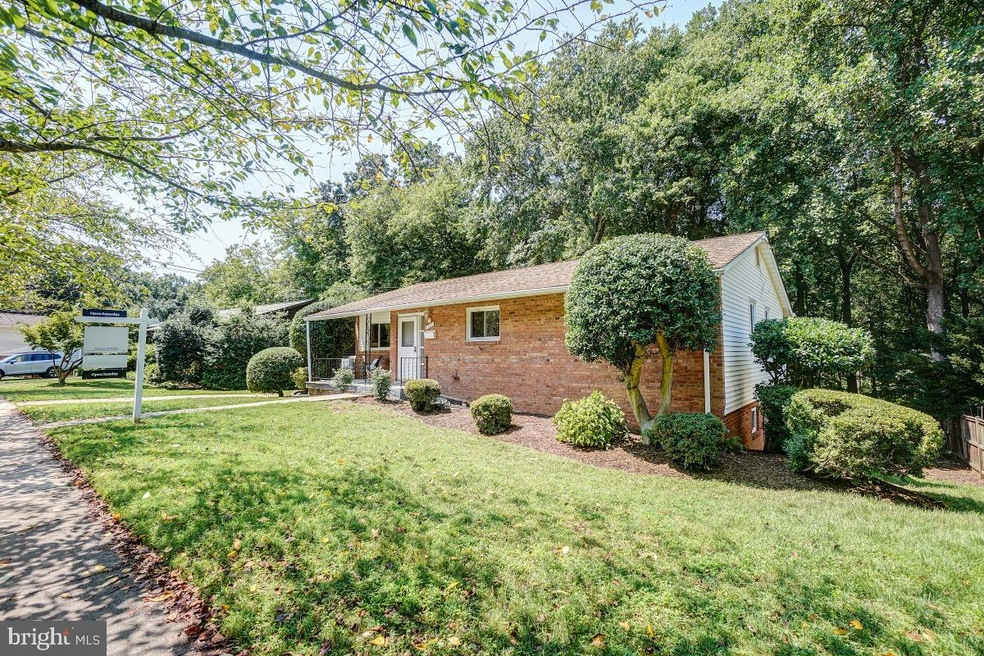 1711 Evelyn Dr, Rockville, MD 20852 - photo 1